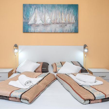 Adria Sun Apartments Βόντιτσε Δωμάτιο φωτογραφία