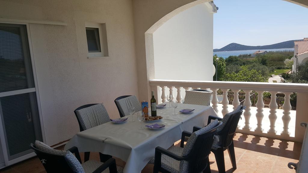 Adria Sun Apartments Βόντιτσε Εξωτερικό φωτογραφία