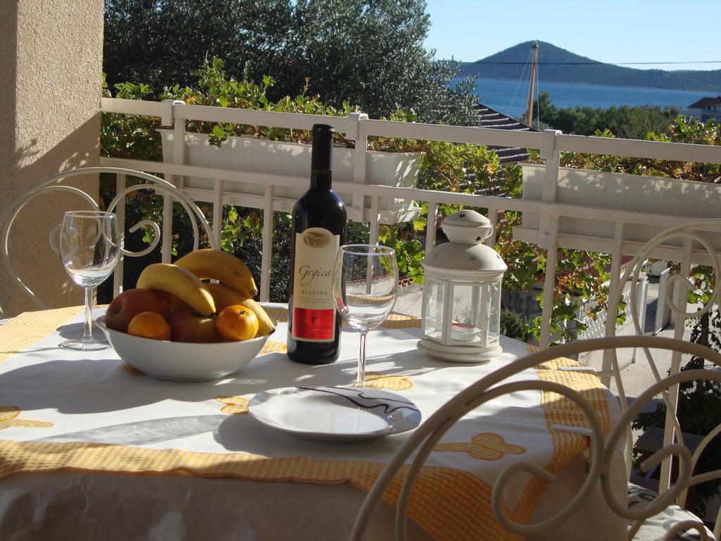 Adria Sun Apartments Βόντιτσε Εξωτερικό φωτογραφία