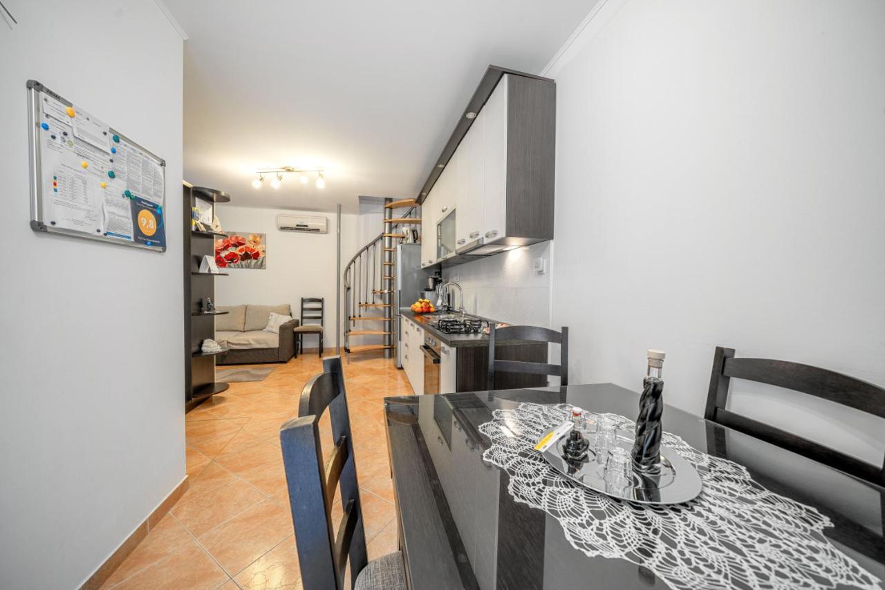 Adria Sun Apartments Βόντιτσε Εξωτερικό φωτογραφία